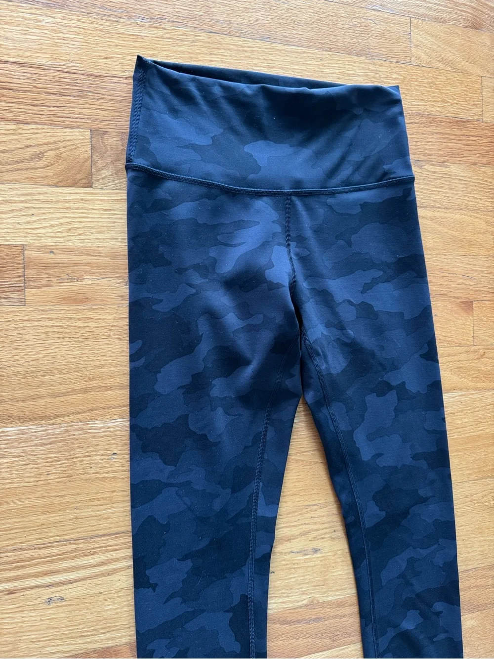 Lululemon High Rise 24” Tight Women’s 6 Heritage 365 Camo